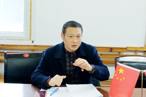 向宇飛列席指導股份公司氯堿黨支部“不忘初心、牢記使命”專題組織生活會(圖2)