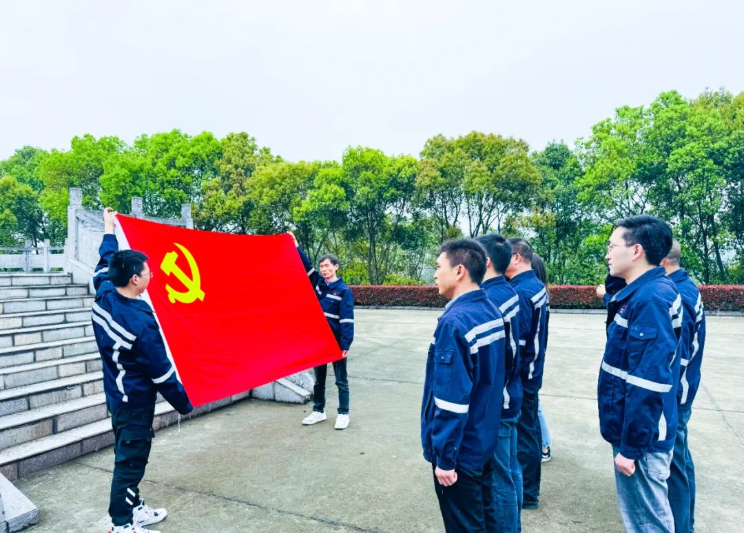 在緬懷中汲取奮進(jìn)力量！這場主題黨日活動(dòng)“走心”更“入心”！(圖3)